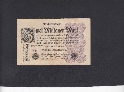 Beschrijving voorzijde: ARMS